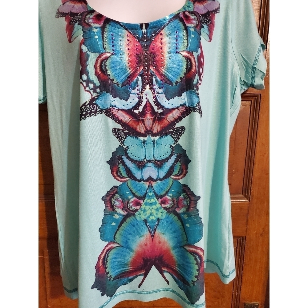 Energie World Wear Butterfly Embellished Top - Picture 2 of 7